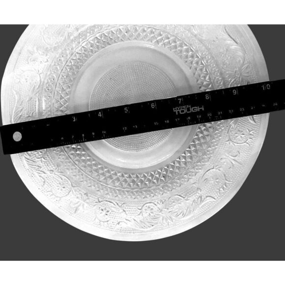 Glass Berhad Fleur de Lis Pattern Crystal Dinner Plate 10" - Picture 3 of 6